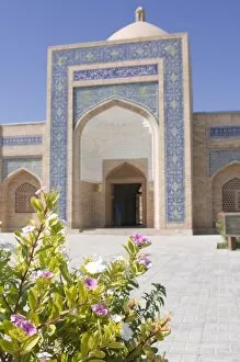 Images Dated 9th August 2009: Entrance gate to Emirs summer palace, UNESCO World Heritage Site, Bukhara