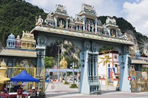 Images Dated 21st September 2009: Entrance gate of the Hindu Shrine at Batu Caves, Kuala Lumpur, Malaysia