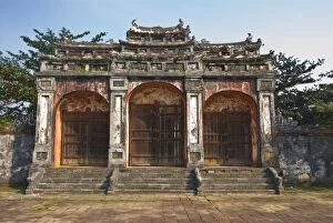 Images Dated 27th December 2009: Entrance gate to Tomb Minh Mang, UNESCO World Heritage Site, Hue, Vietnam