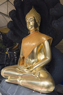 Environs of the Sukhothai Traimit temple, Bangkok, Thailand, Southeast Asia, Asia
