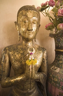 Environs of the Sukhothai Traimit temple, Bangkok, Thailand, Southeast Asia, Asia