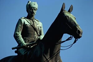 Images Dated 1st February 2008: Equestrian statue of Finlands great wartime statesman, General Mannerheim