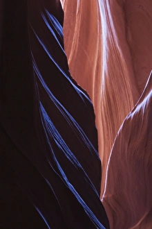 Images Dated 19th November 2007: Eroded curves in sandstone, Upper Antelope Canyon, near Page, Arizona, United States of America