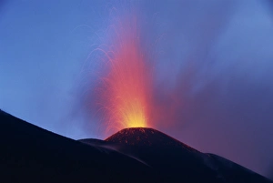 Eruption Prints: Eruption of highly active Volcan Pacaya