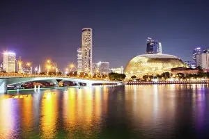 Theaters Prints: Esplanade bridge and esplanade theaters on the bay, Singapore