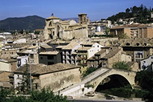 Euskadi Prints: Estella, dominated by the church of San Miguel