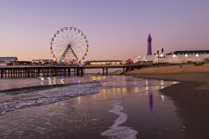 Lancashire Collection: Evening scene on Blackpool Beach, Blackpool, Lancashire, England, United Kingdom, Europe