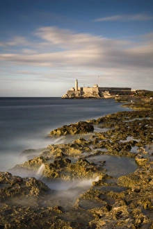 Images Dated 23rd March 2009: Evening view from The Malecon towards the Castillo de San Salvador de la Punta