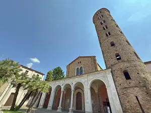 Arts Prints: Exploration of the exterior features of Basilica SantApollinare Nuovo in Ravenna