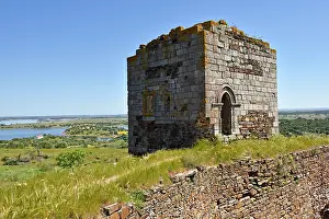 Alentejo Prints: Exploration of the ruins at Mourao Castle in Alentejo region
