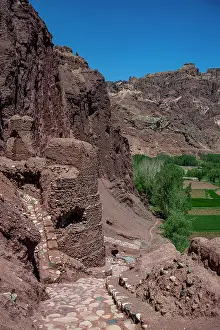 Trails Prints: Exploration of Shahr-e Zuhak, the Red City