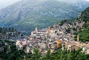 Wanderlust Prints: Explore historic architecture and natural beauty in Saorge