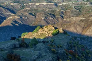 Trekking Prints: Exploring an abandoned village in Dagestan