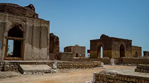 Sandstone Prints: Exploring the architecture and structures of Makli Necropole in Thatta