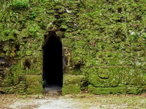 Doorway Prints: Exploring the entrance of Group G at Acanaladuras Palace in Tikal