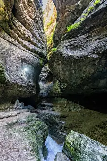 Flowing Prints: Exploring the hidden beauty of Saltinskiy Underground Waterfall in Dagestan
