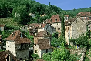 Charm Prints: Exploring the historic buildings and greenery of Saint-Cirq-Lapopie in the Lot department of Occitanie