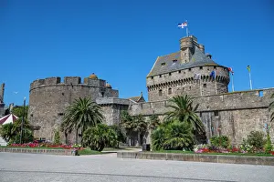 Brittany Prints: Exploring the historic walls and towers of Saint-Malo in Brittany