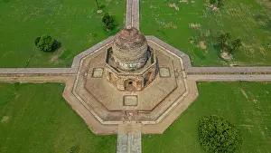 Tomb Prints: Exploring the historical site of the Tomb of Asif Khan in Lahore