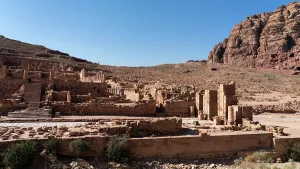 Sandstone Prints: Exploring the ruins of the Great Temple in Petra