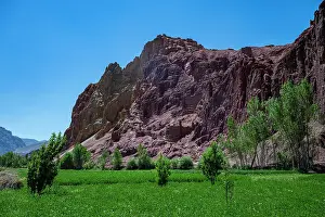 Trekking Prints: Exploring Shahr-e Zuhak, the Red City in Bamiyan Valley