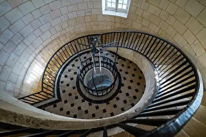 Navigation Prints: Exploring the stairwell of the lighthouse in Cordouan, France with a view from above