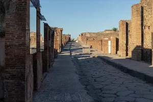 Time Prints: Exploring the streets of ancient Pompei in Campania