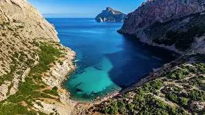 Swimming Prints: Exploring the turquoise waters of Vale Boquer in Mallorca, Balearic Islands, Spain
