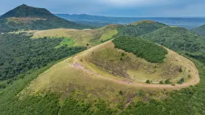 Domes Prints: Exploring volcanic domes in Chaine de Puys