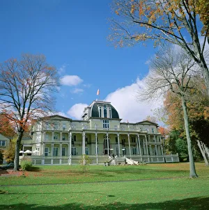 Images Dated 26th January 2009: Exterior of the Athenaeum Hotel