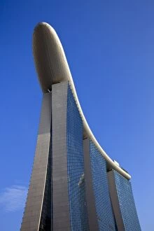 Images Dated 4th August 2010: Exterior of the Marina Bay Sands, an integrated resort fronting Marina Bay