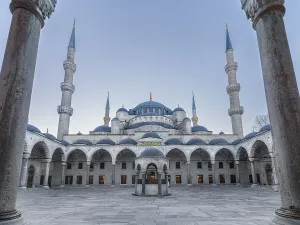 Minarets Prints: Exterior of Sultanahmet Camii (Blue Mosque) at sunrise