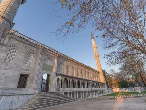 Minarets Prints: Exterior of Sultanahmet Camii (Blue Mosque) at sunrise