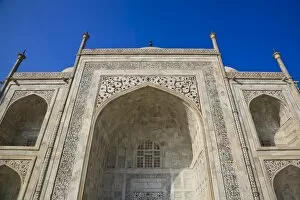 Images Dated 1st November 2008: Exterior of the Taj Mahal inscribed with verses from the Quran, Agra, UNESCO World Heritage Site