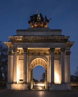 Goddess Prints: Exterior of Wellington Arch at night, Hyde Park Corner, London, England, United Kingdom