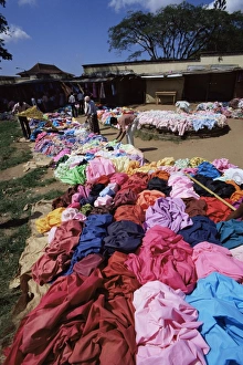 Sinelese Prints: Fabrics in the market