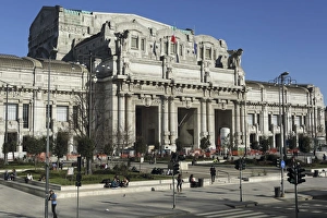 The facade of Milan central railway station (Milano Centrale), designed by Ulisse Stacchini and opened in 1931, Milan, Lombardy, Italy, Europe The facade of Milan central railway station (Milano Centrale), designed by Ulisse Stacchini and opened in 1931, Milan, Lombardy, Italy, Europe