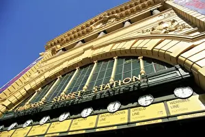 Melbourne Prints: Facade of front of Flinders Street station with clocks showing department of next train