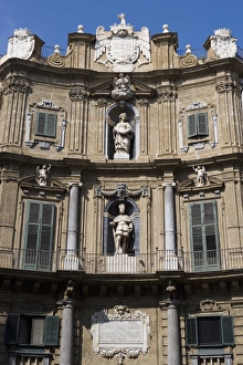 Facade, Quattro Canti