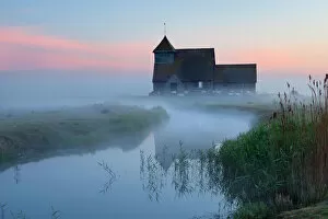Foggy Gallery: Fairfield church in dawn mist, Romney Marsh, near Rye, Kent, England, United Kingdom