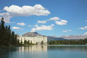 Images Dated 13th August 2011: The Fairmont Chateau Lake Louise Hotel, Lake Louise, Banff National Park