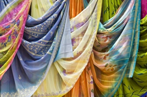 Fame Prints: Famous for its hand woven fabrics