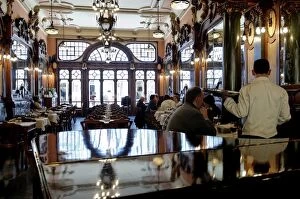 Famous Majestic Cafe, reminiscent of the early 20th century, Rua Santa Catarina