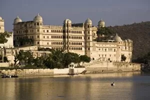 Fateh Prakash Palace and Lake Pichola, Udaipur, Rajasthan, India, Asia