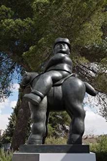 Images Dated 24th February 2009: Fernando Boteros sculpture Man on a Horse, Shrine of The Book, Jerusalem