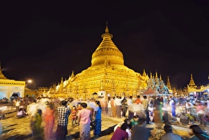 Shwezigon Pagoda Prints: Festival of Light, Shwezigon Paya, Bagan (Pagan), Myanmar (Burma), Asia