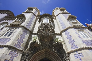 Images Dated 12th August 2008: Fierce gargoyle above archway, Pena National Palace, UNESCO World Heritage Site