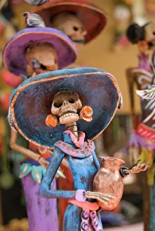 Images Dated 31st October 2008: Detail of figurines on sale for the Day of the Dead celebration, San Miguel de Allende