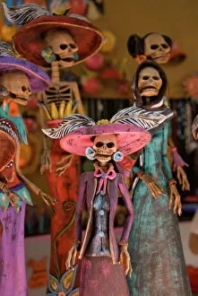 Images Dated 31st October 2008: Detail of figurines on sale for the Day of the Dead celebration, San Miguel de Allende