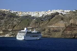 Images Dated 19th May 2009: Fira, Santorini, Cyclades Islands, Greek Islands, Greece, Europe